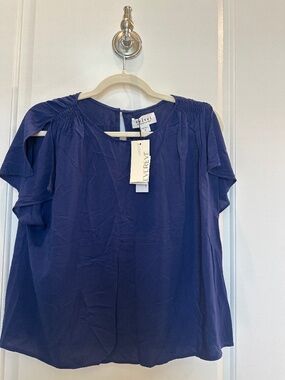 Top by Velvet with split sleeves Small